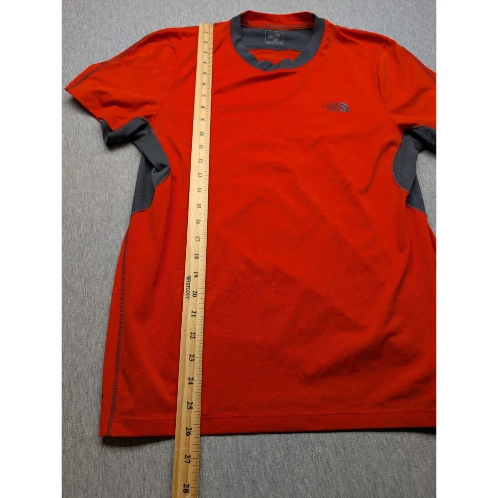 North Face Red & charcoal short sleeve shirt - mens Small EUC